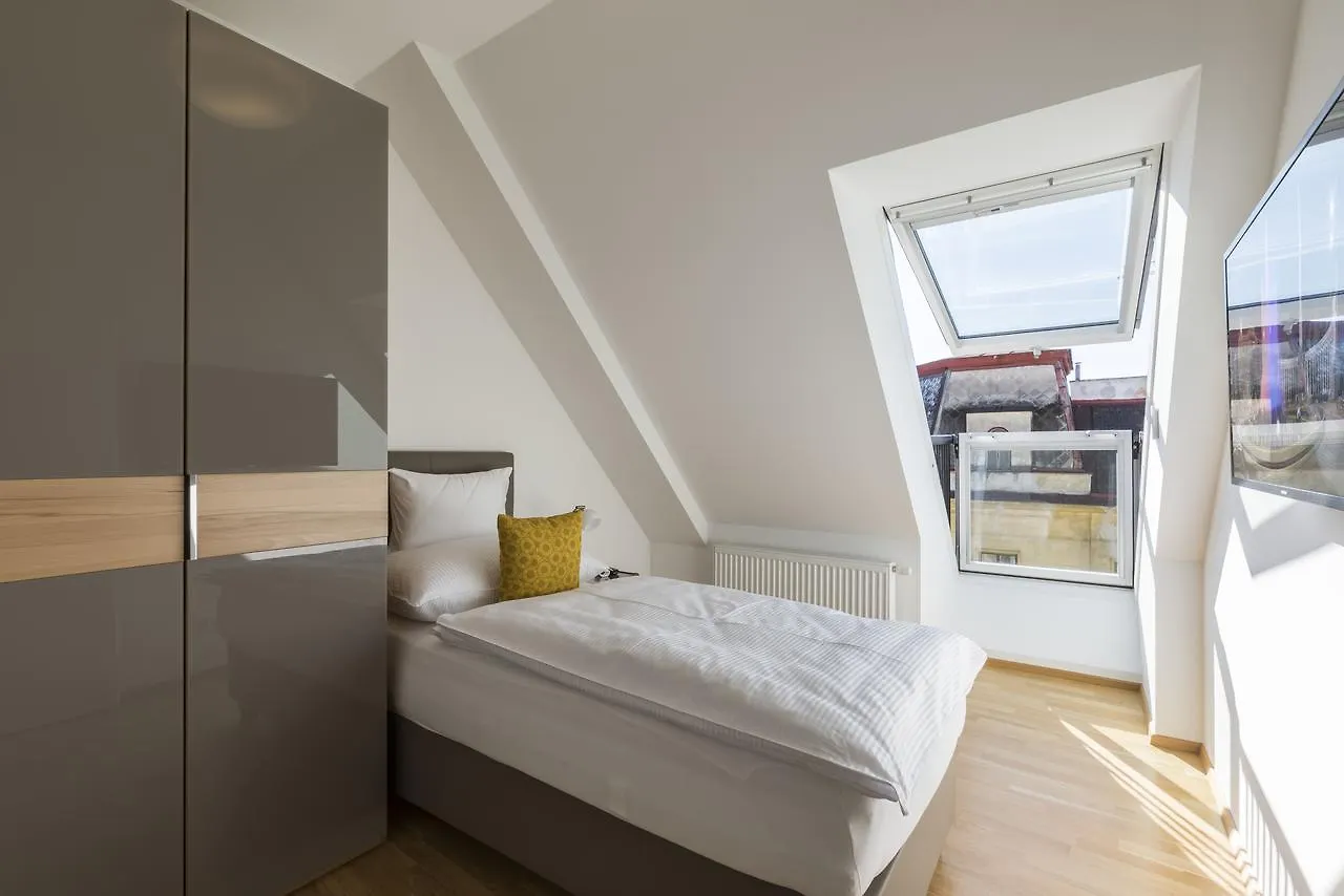Vienna Grand Apartments City 0*,