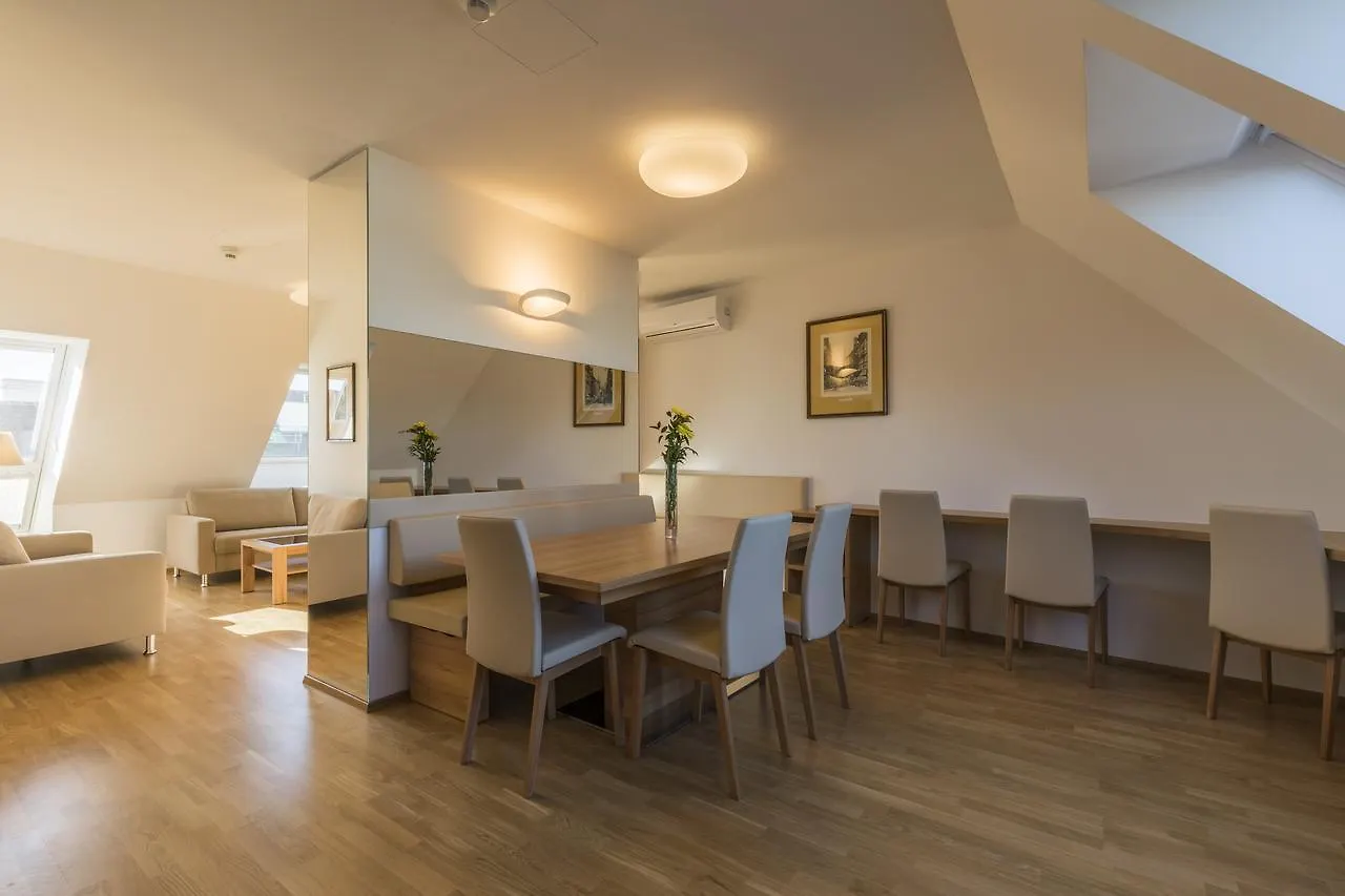 Vienna Grand Apartments City