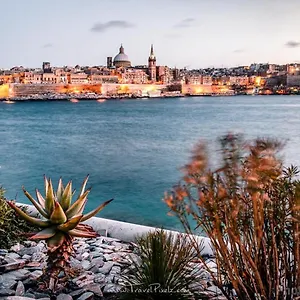Exceptional 3-bedroom Apartment, - Tigne Point! Apartament Sliema