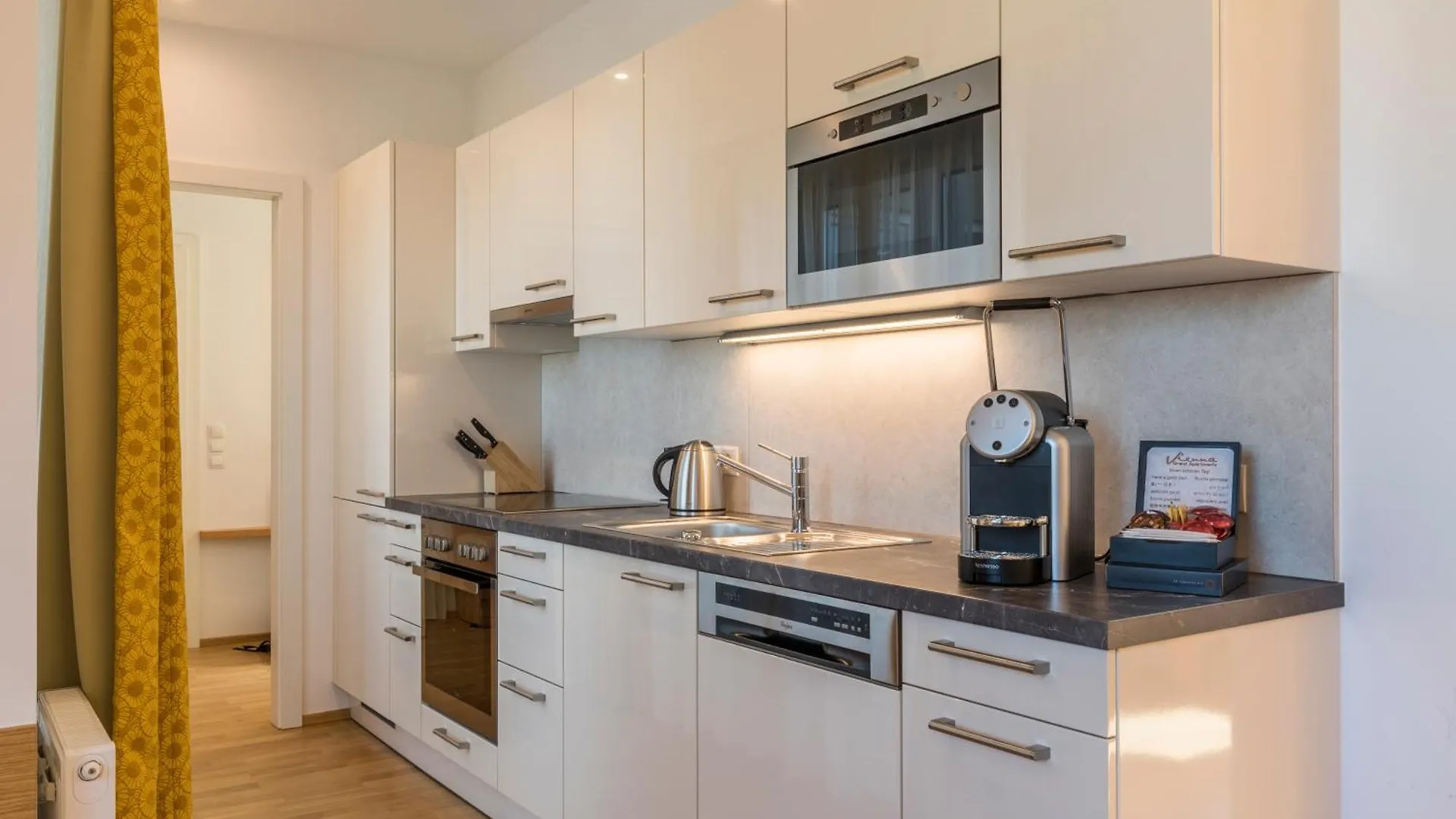 Vienna Grand Apartments City
