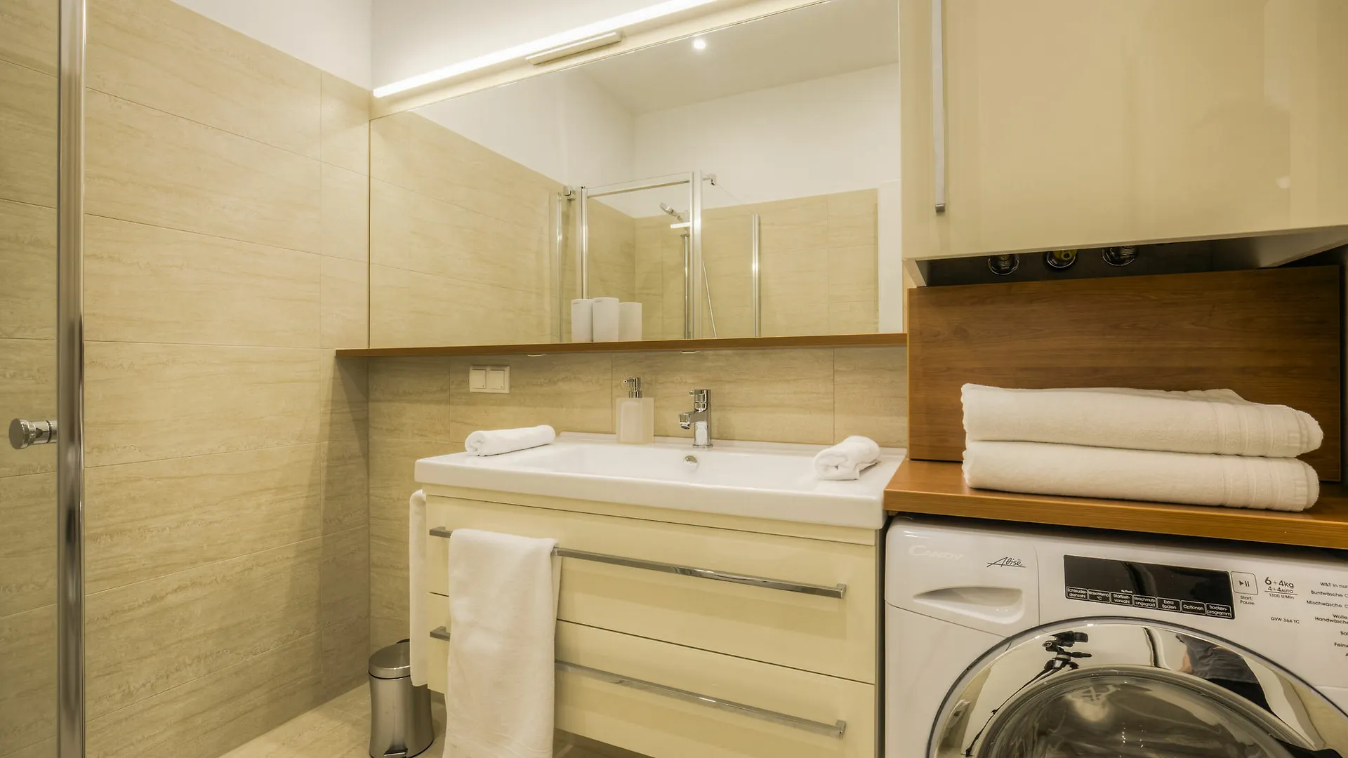 Vienna Grand Apartments City