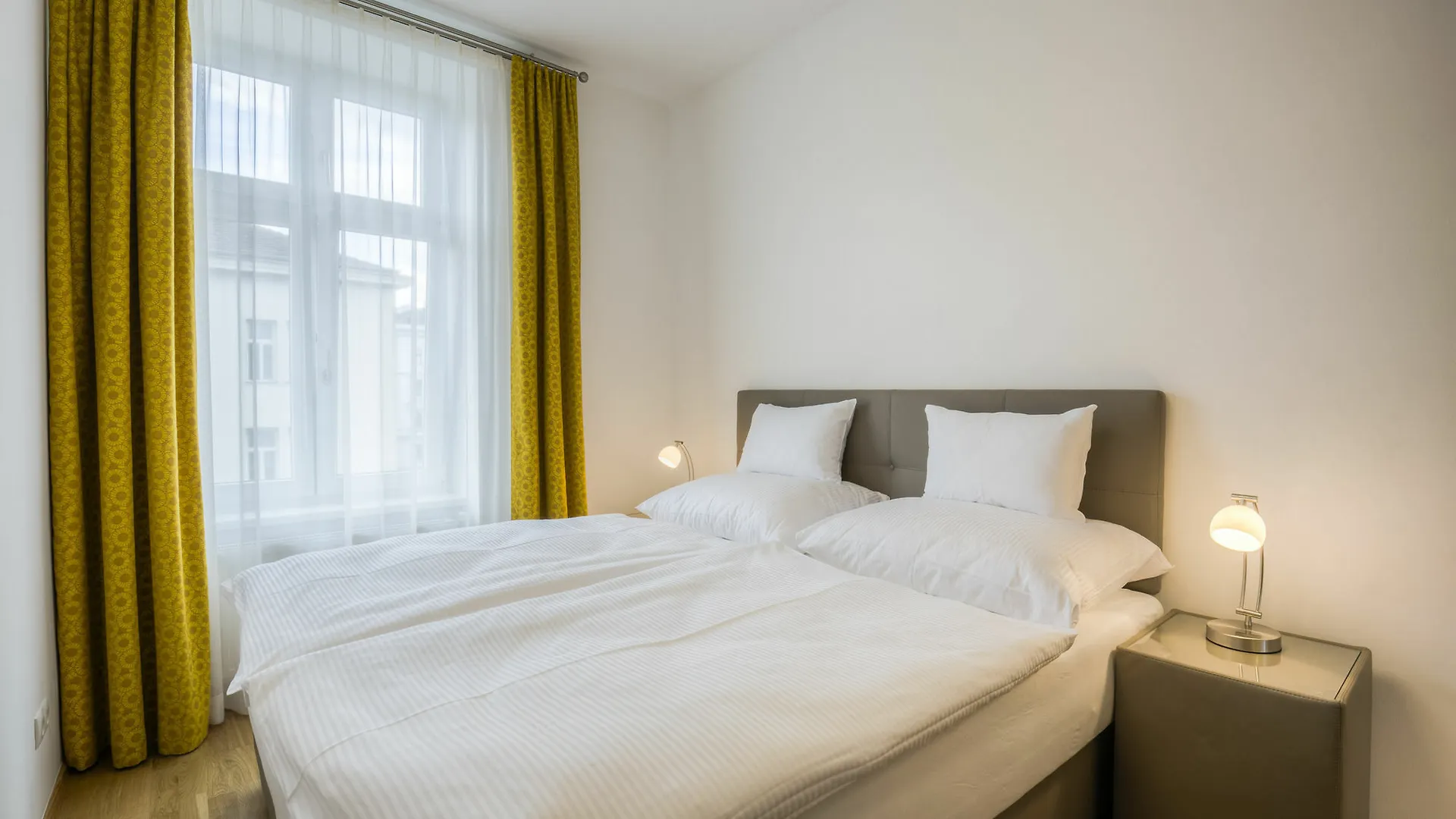 Vienna Grand Apartments City