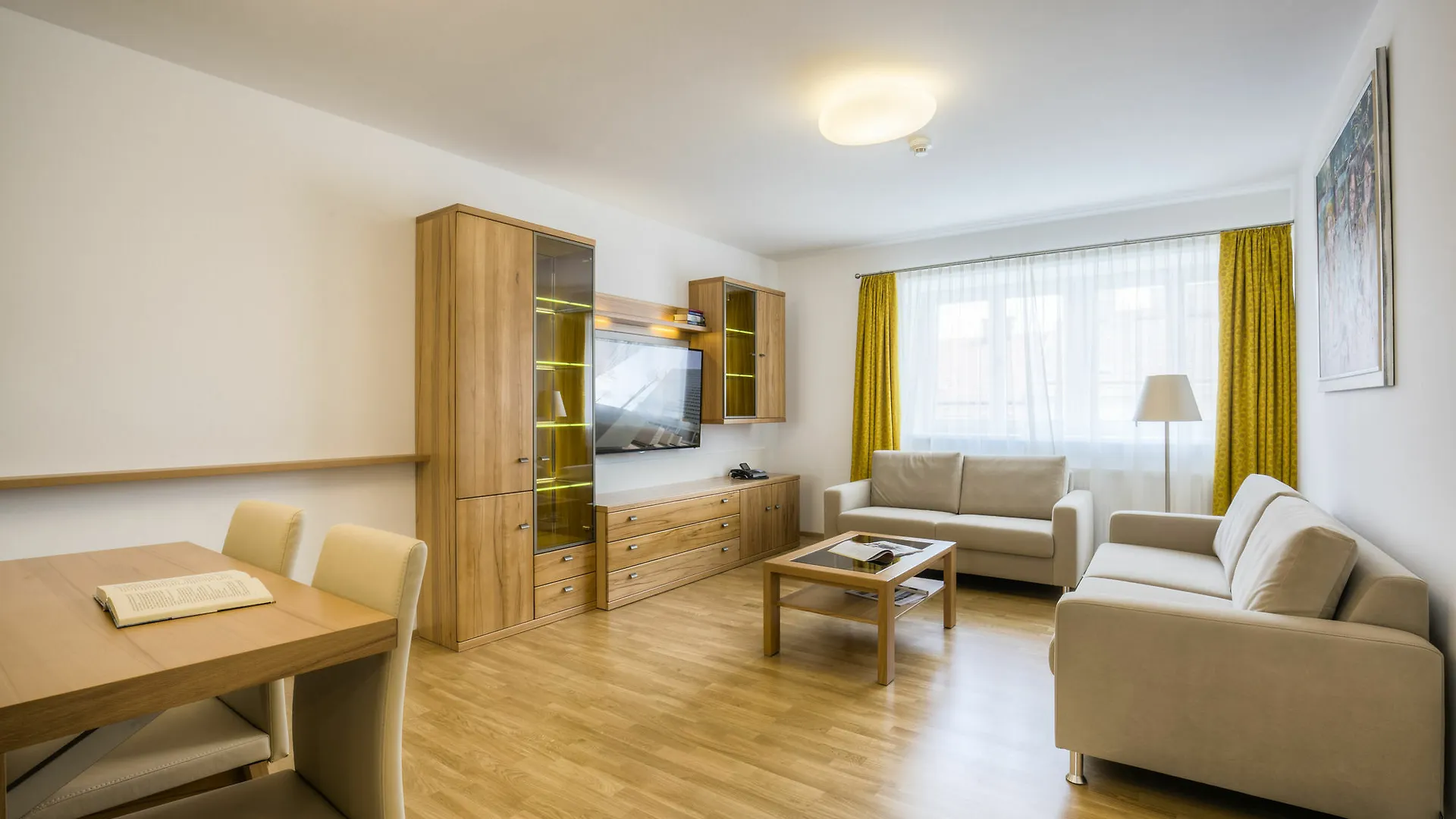 Vienna Grand Apartments City