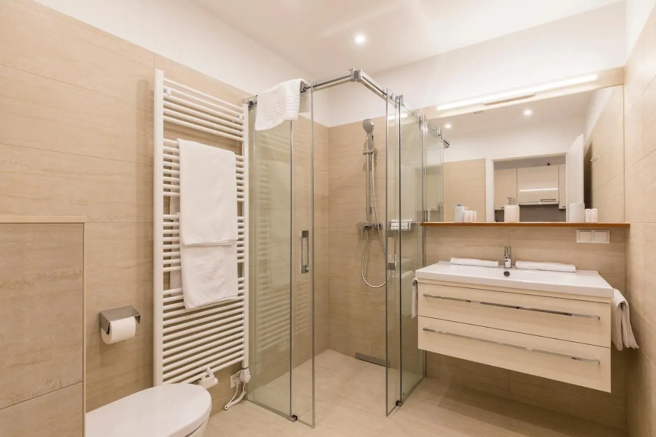 Vienna Grand Apartments City