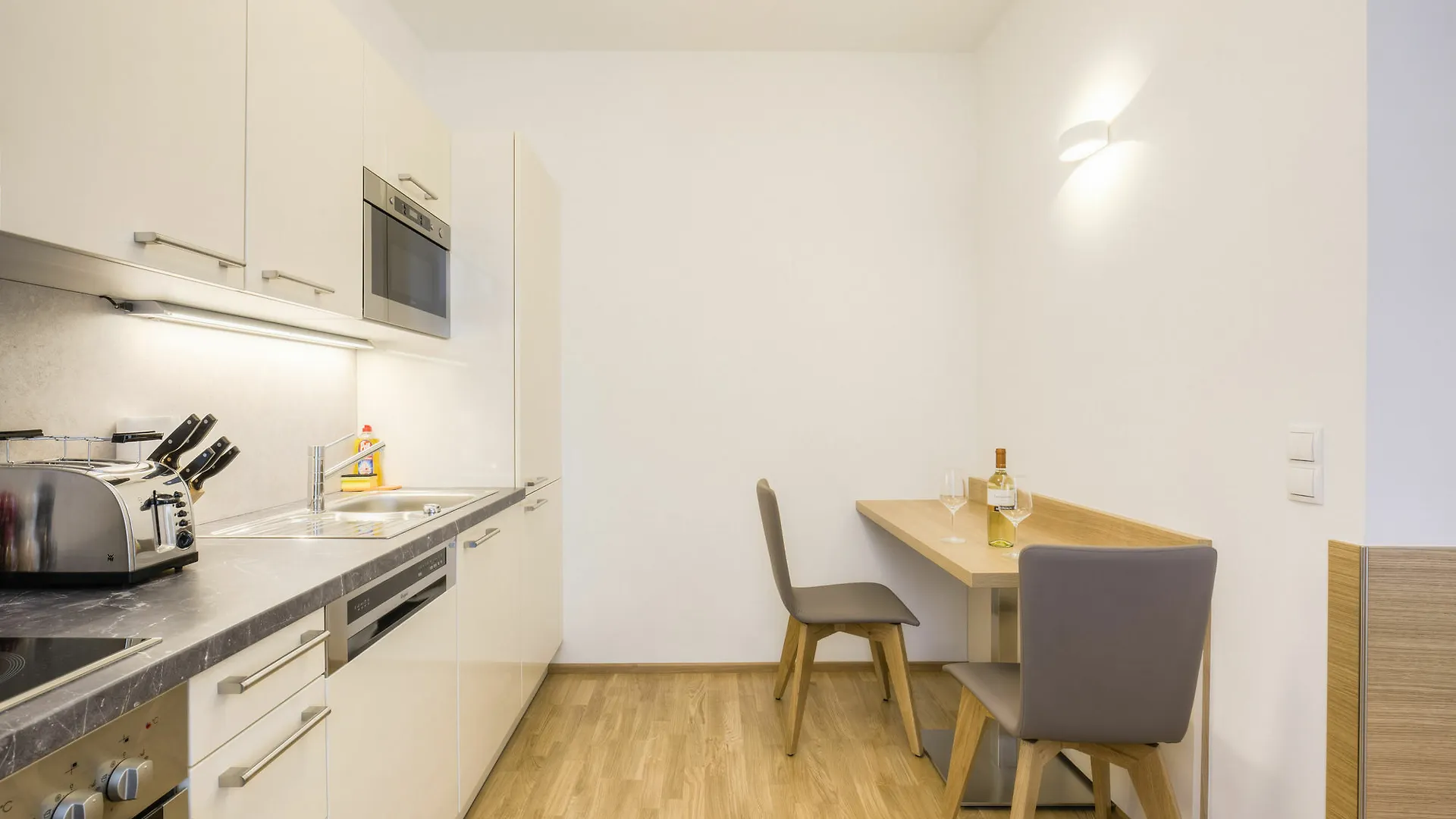 Vienna Grand Apartments City
